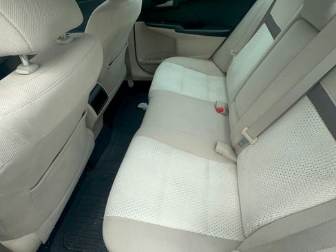 Used 2014 Toyota Camry FWD image 17