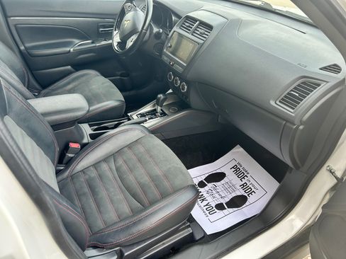 Used 2018 Mitsubishi Outlander Sport SE image 16