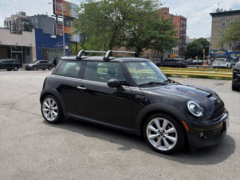 Used 2011 MINI Cooper S FWD image 6
