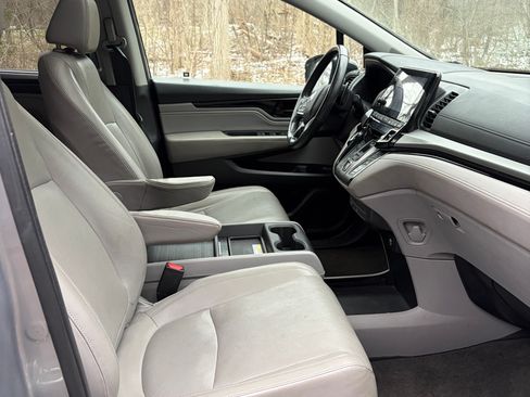 Used 2018 Honda Odyssey Elite image 17