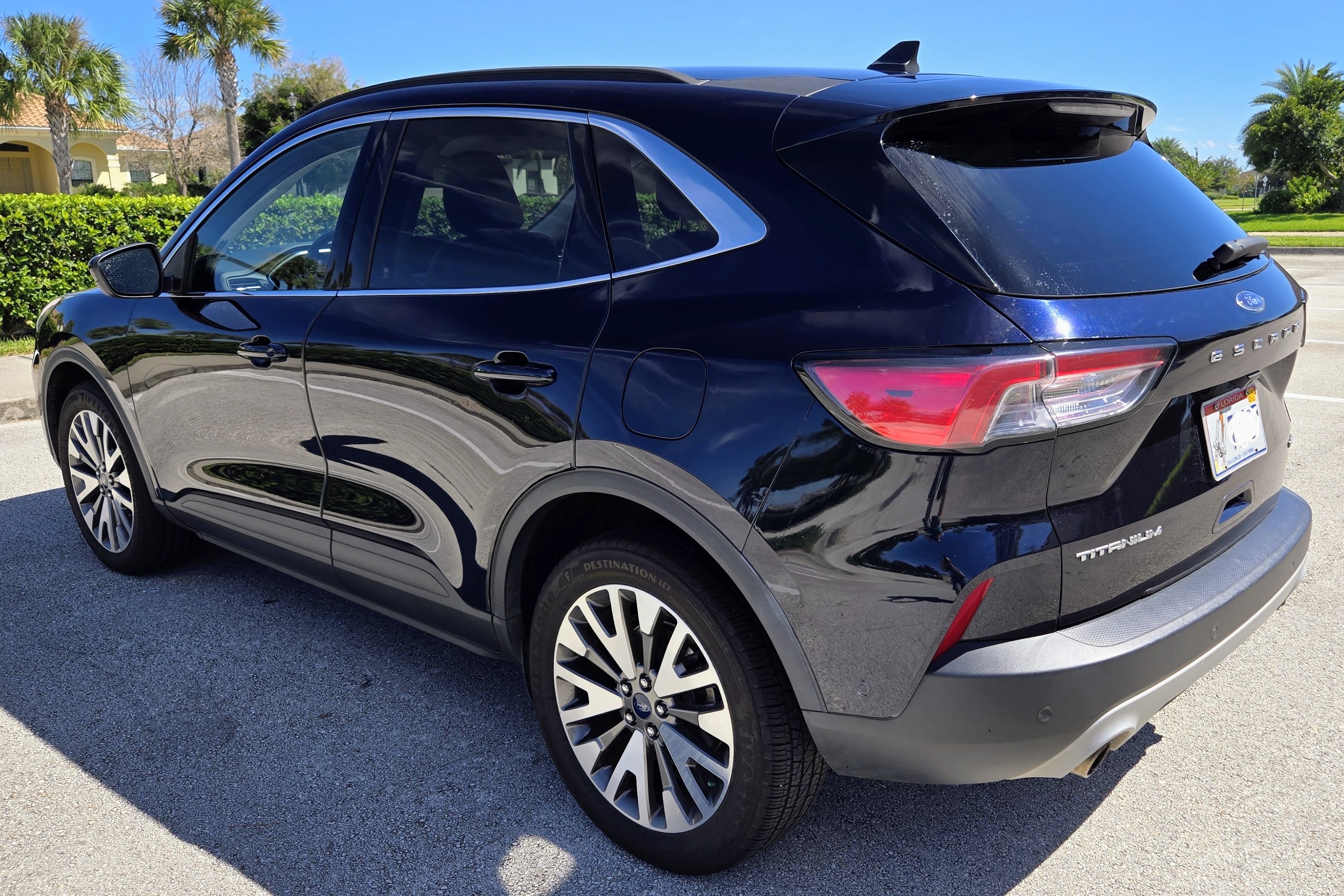 Used 2021 Ford Escape Titanium AWD/4WD image 10