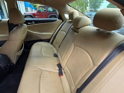 Used 2011 Hyundai Sonata Limited w/ Navigation Pkg 5 image 18