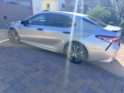 Used 2018 Toyota Camry SE w/ Protection Package (Q2) image 2