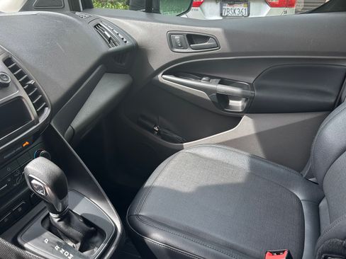 Used 2020 Ford Transit Connect XL image 6