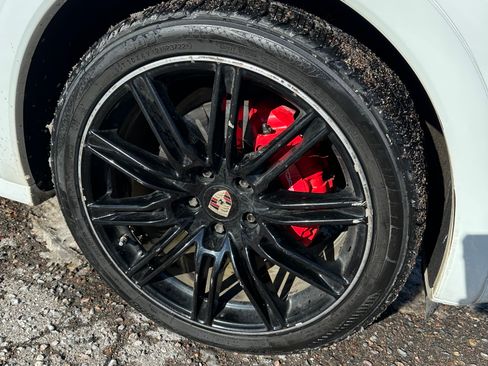 Used 2013 Porsche Cayenne GTS image 10