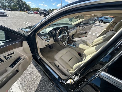 Used 2014 Mercedes-Benz E 350 4MATIC Sedan image 8