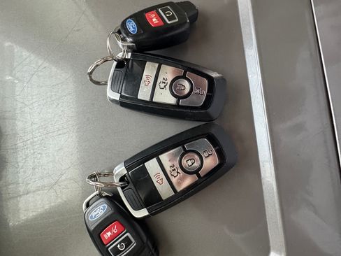 Used 2018 Ford Fusion SE image 10