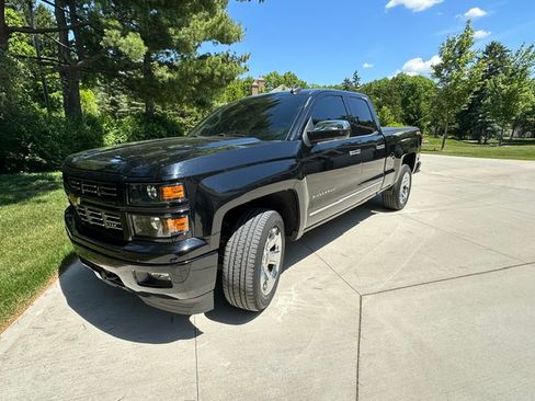 Used 2015 Chevrolet Silverado 1500 LTZ w/ Custom Sport Edition AWD/4WD image 4