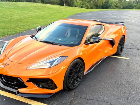 Used 2022 Chevrolet Corvette Stingray Preferred Cpe w/ Z51 Performance Package RWD image 2