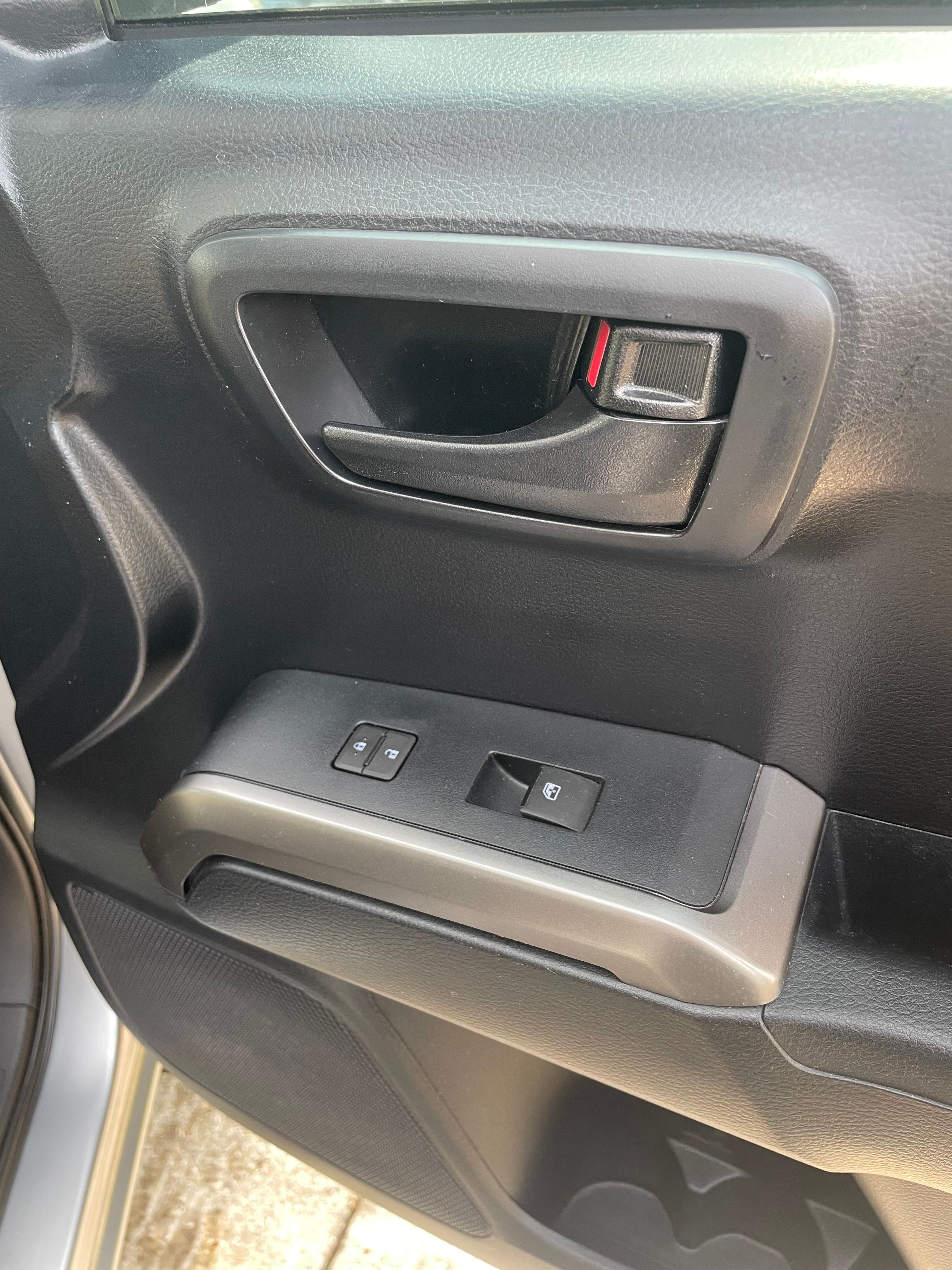 Used 2018 Toyota Tacoma SR5 RWD image 21