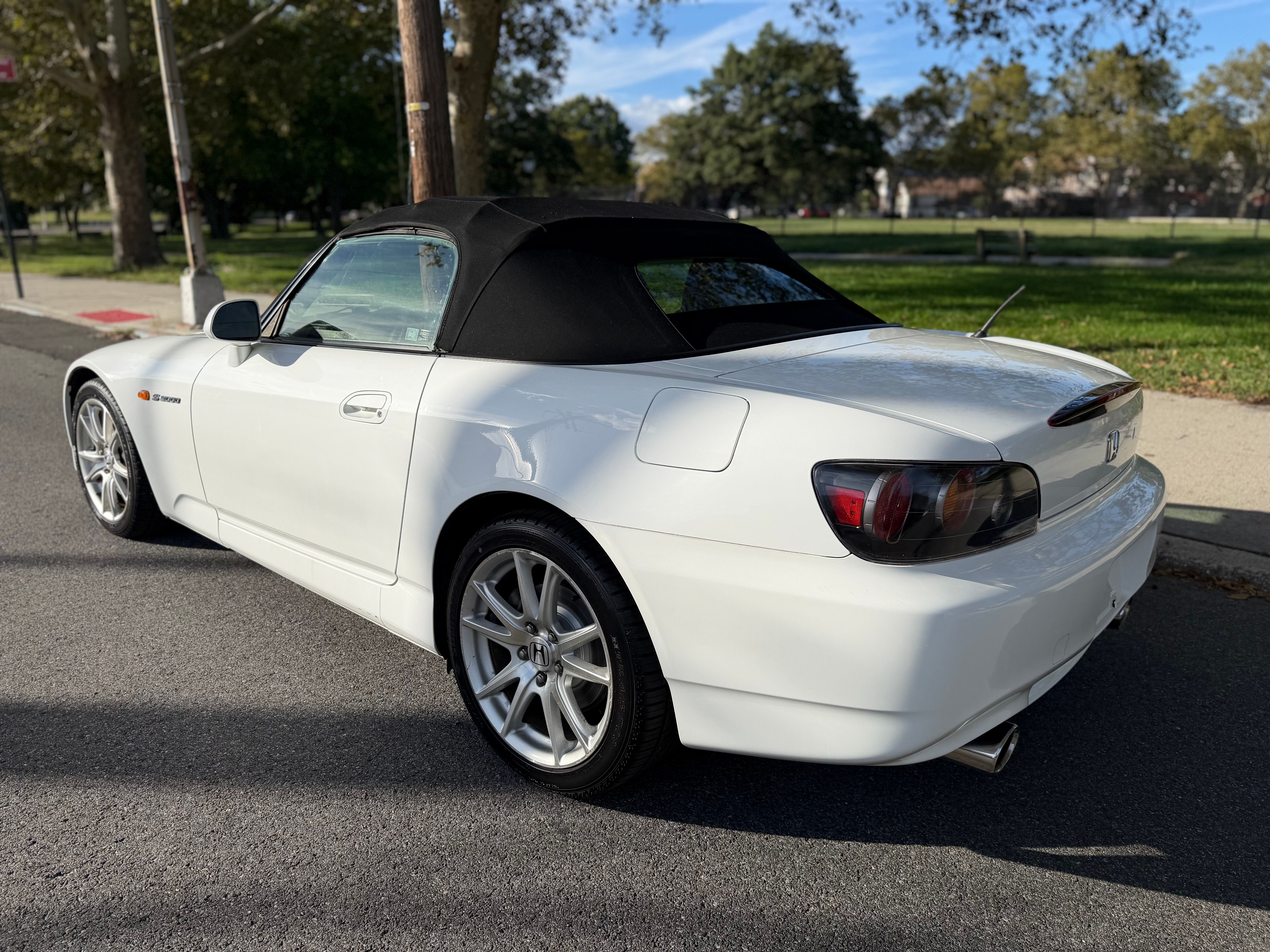 Used 2004 Honda S2000 image 6