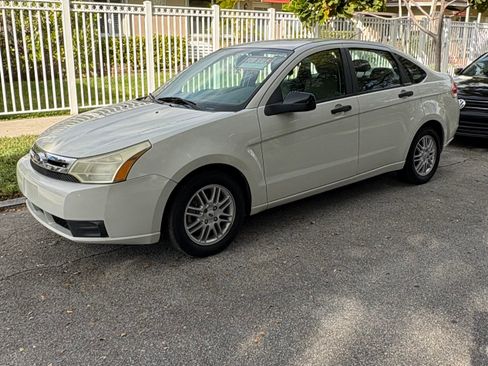 Used 2009 Ford Focus SE image 4