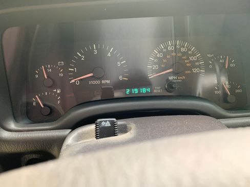 Used 2001 Jeep Cherokee Sport image 12