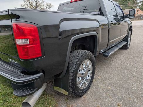 Used 2018 GMC Sierra 2500 Denali w/ Duramax Plus Package image 5
