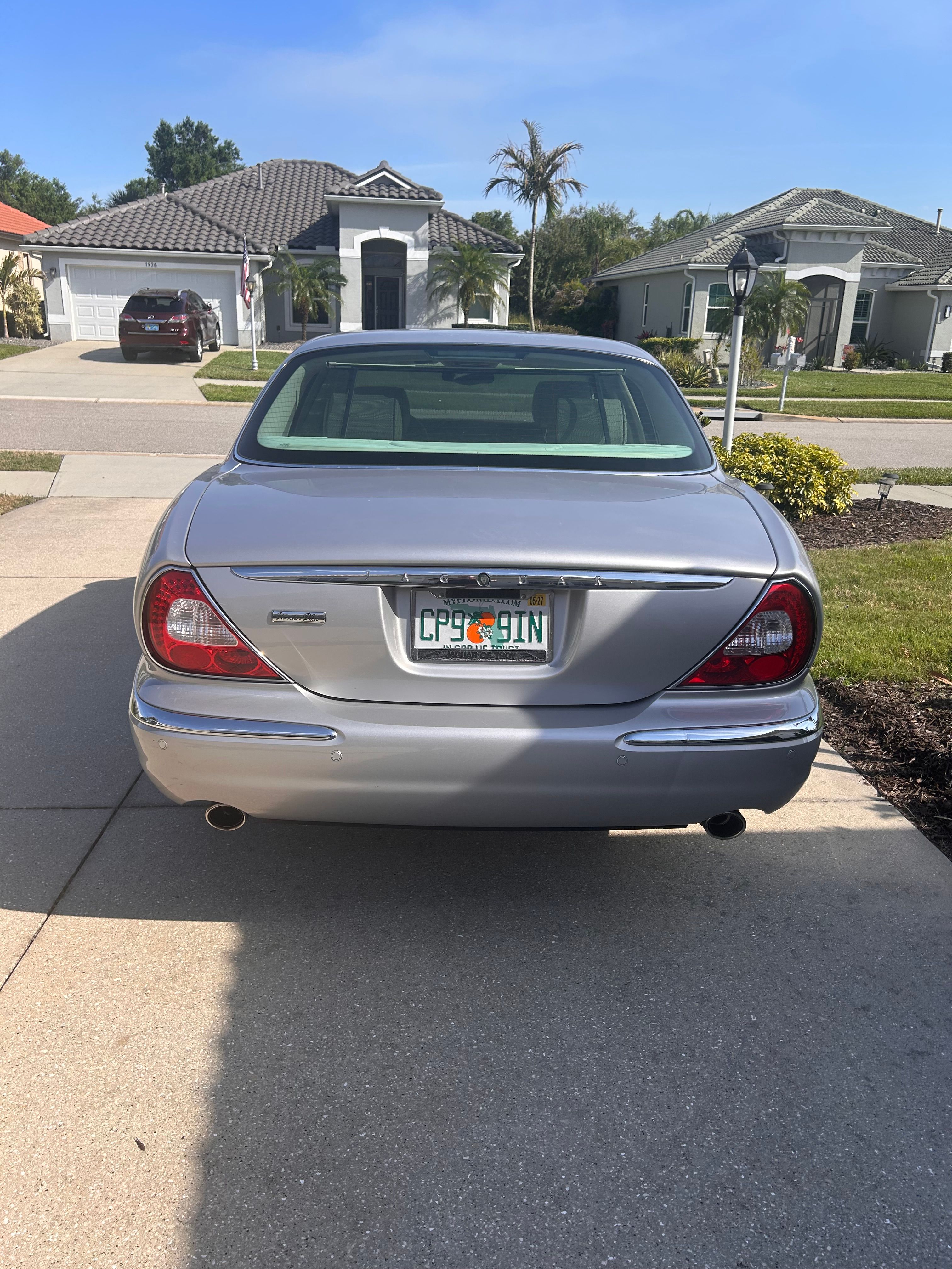 Used 2004 Jaguar XJ8 RWD image 5