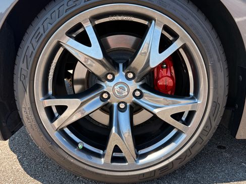 Used 2010 Nissan 370Z Touring w/ Sport Pkg RWD image 5
