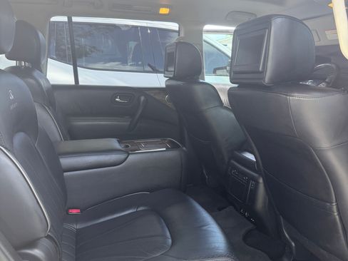 Used 2013 INFINITI QX56 4WD w/ Deluxe Touring Pkg image 6