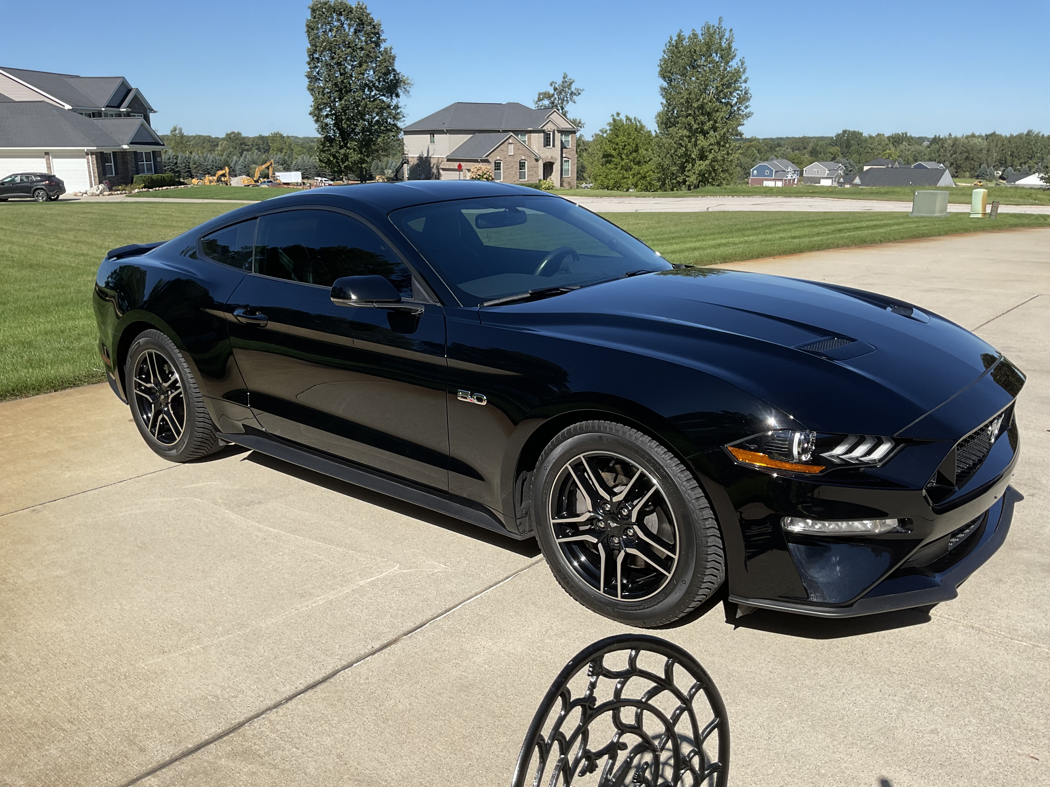 Used 2019 Ford Mustang GT Premium w/ Equipment Group 401A RWD image 5