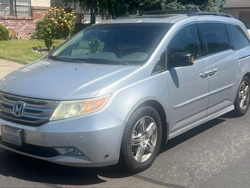 Used 2012 Honda Odyssey Touring Elite image 1