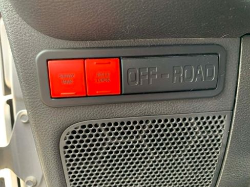 Used 2015 Jeep Wrangler Unlimited Rubicon image 14