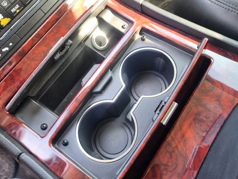 Used 2013 Cadillac Escalade Luxury image 19