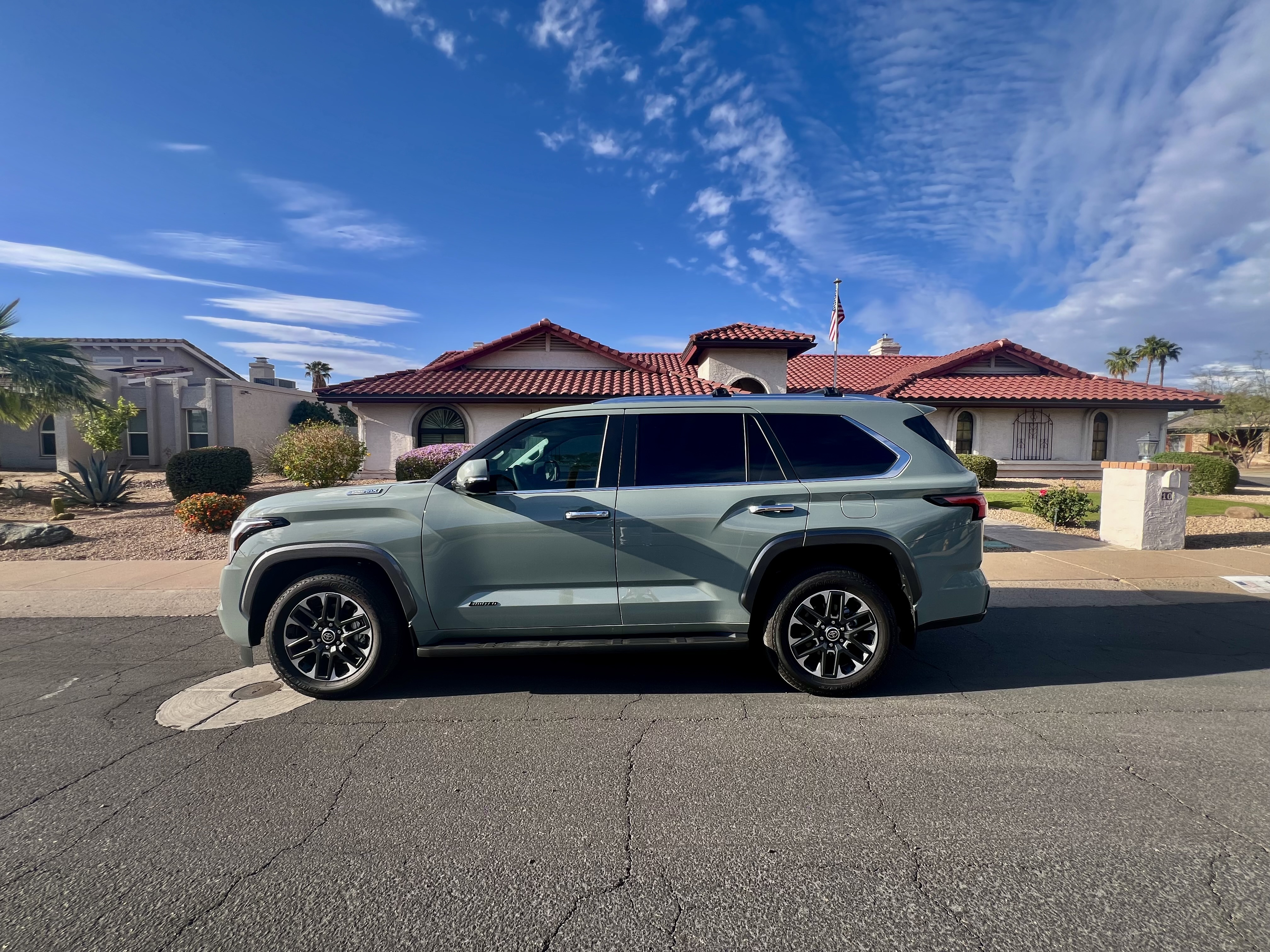 Used 2024 Toyota Sequoia Limited AWD/4WD image 1