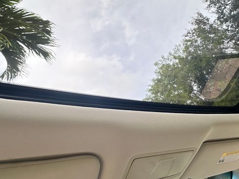 Used 2017 Acura RLX Technology Pkg Sedan 4D image 9