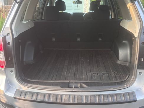Used 2016 Subaru Forester 2.5i Premium AWD/4WD image 5