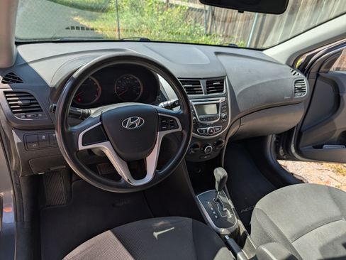 Used 2013 Hyundai Accent GS image 5