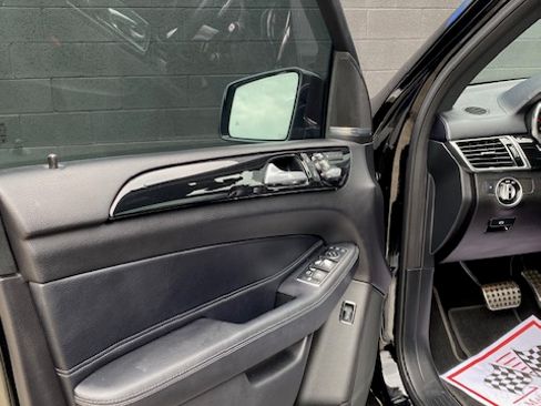 Used 2019 Mercedes-Benz GLE 43 AMG 4MATIC image 11