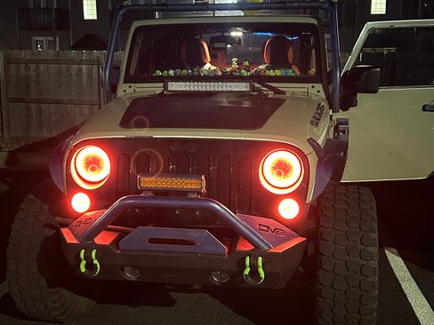 Used 2017 Jeep Wrangler Sport image 13