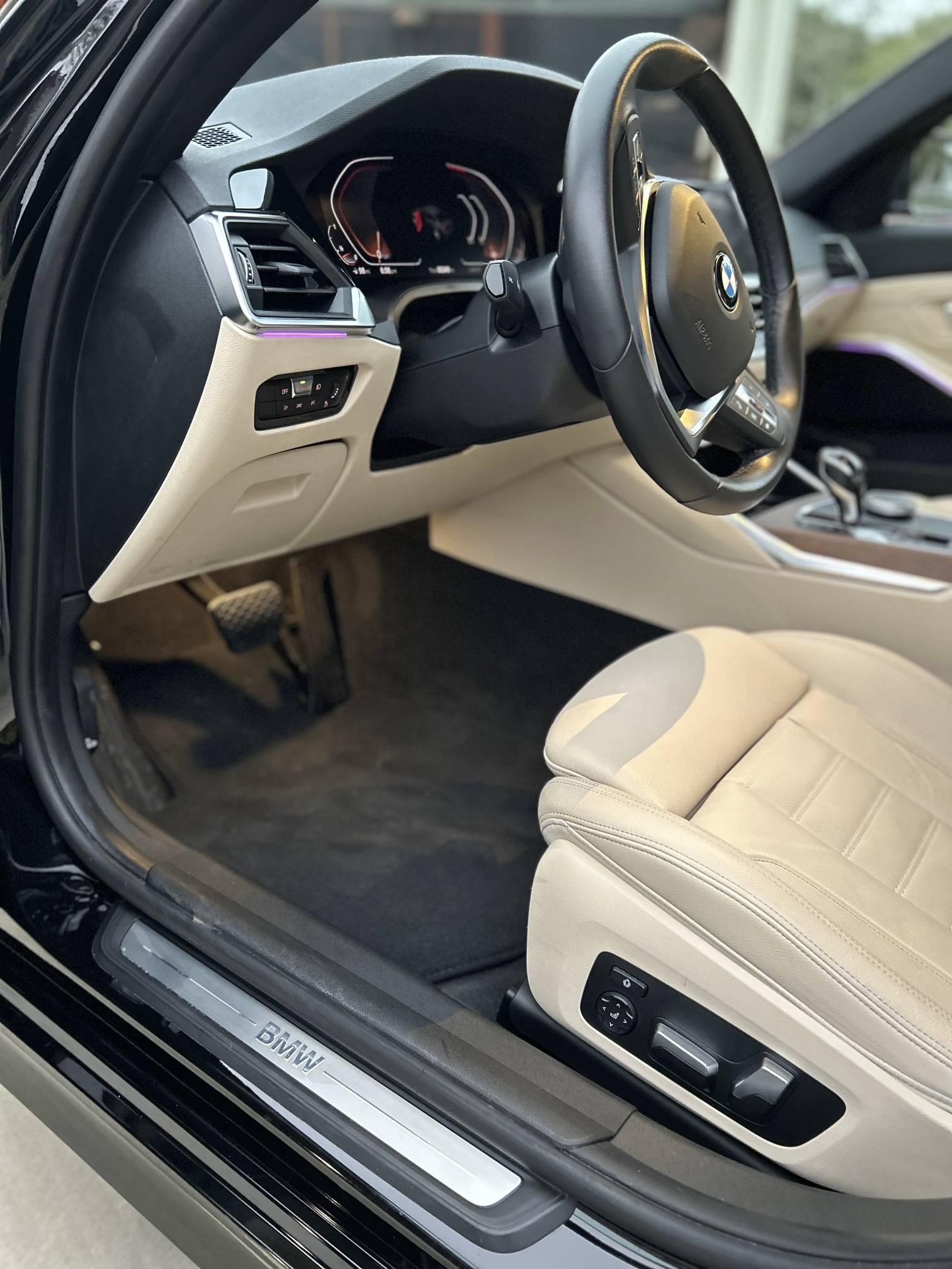 Used 2019 BMW 330i Sedan w/ Convenience Package RWD image 19
