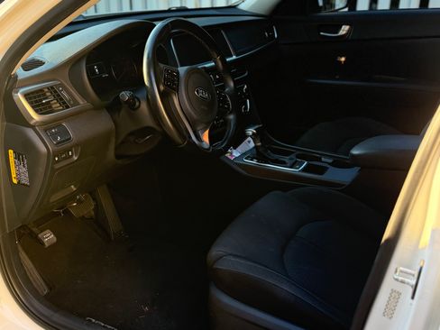 Used 2018 Kia Optima Premium w/ Convenience Package image 6