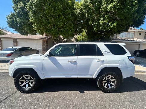 Used 2021 Toyota 4Runner TRD Off-Road Premium w/ Moonroof Package AWD/4WD image 12