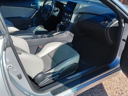 Used 2013 Hyundai Genesis 2.0T image 19