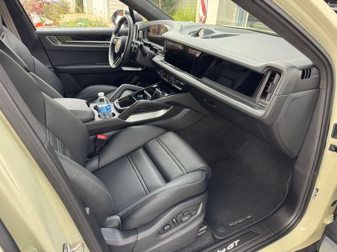 Used 2024 Porsche Cayenne Turbo GT image 11