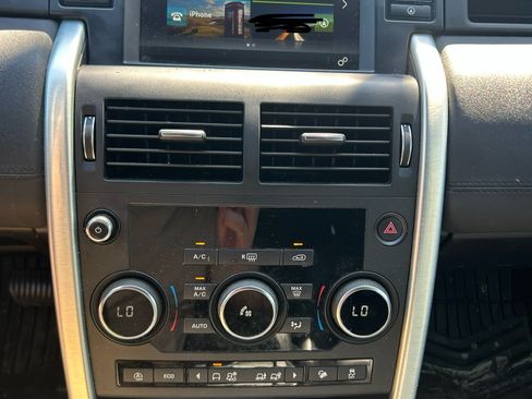 Used 2019 Land Rover Discovery Sport HSE image 25