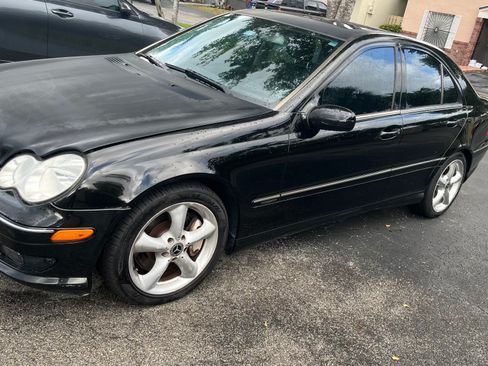 Used 2006 Mercedes-Benz C 230 Sedan image 12