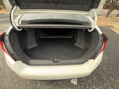 Used 2018 Honda Civic EX image 13