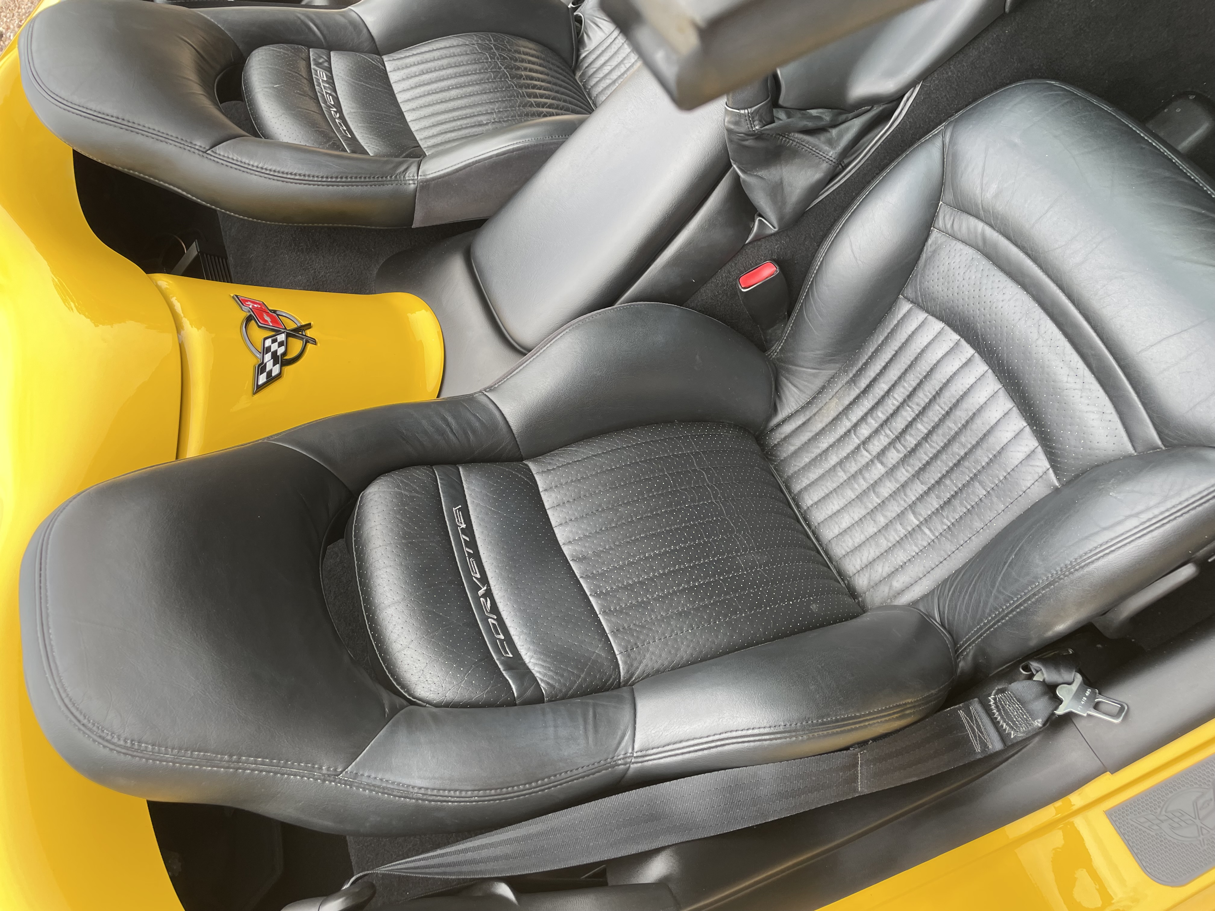 Used 2000 Chevrolet Corvette Convertible w/ Memory Pkg RWD image 14