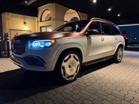 Used 2023 Mercedes-Benz Maybach GLS 600 4MATIC image 1