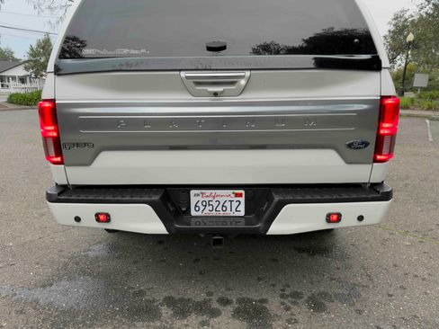 Used 2018 Ford F150 Platinum w/ Equipment Group 701A Luxury image 8