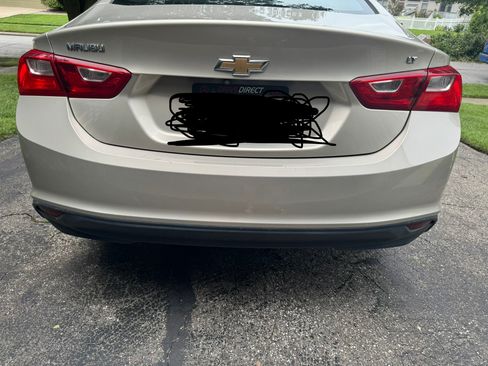 Used 2016 Chevrolet Malibu LT FWD image 2