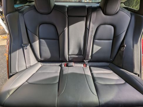 Used 2018 Tesla Model 3 Long Range image 16