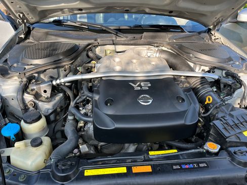 Used 2004 Nissan 350Z Touring w/ Aerodynamics Pkg image 19