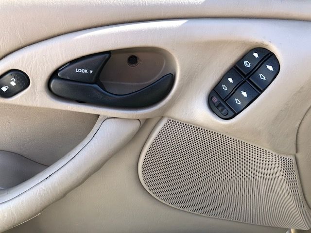 Used 2002 Ford Focus SE FWD image 15