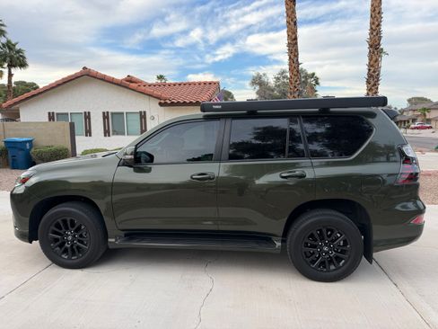 Used 2023 Lexus GX 460 w/ Black Line Special Edition image 5