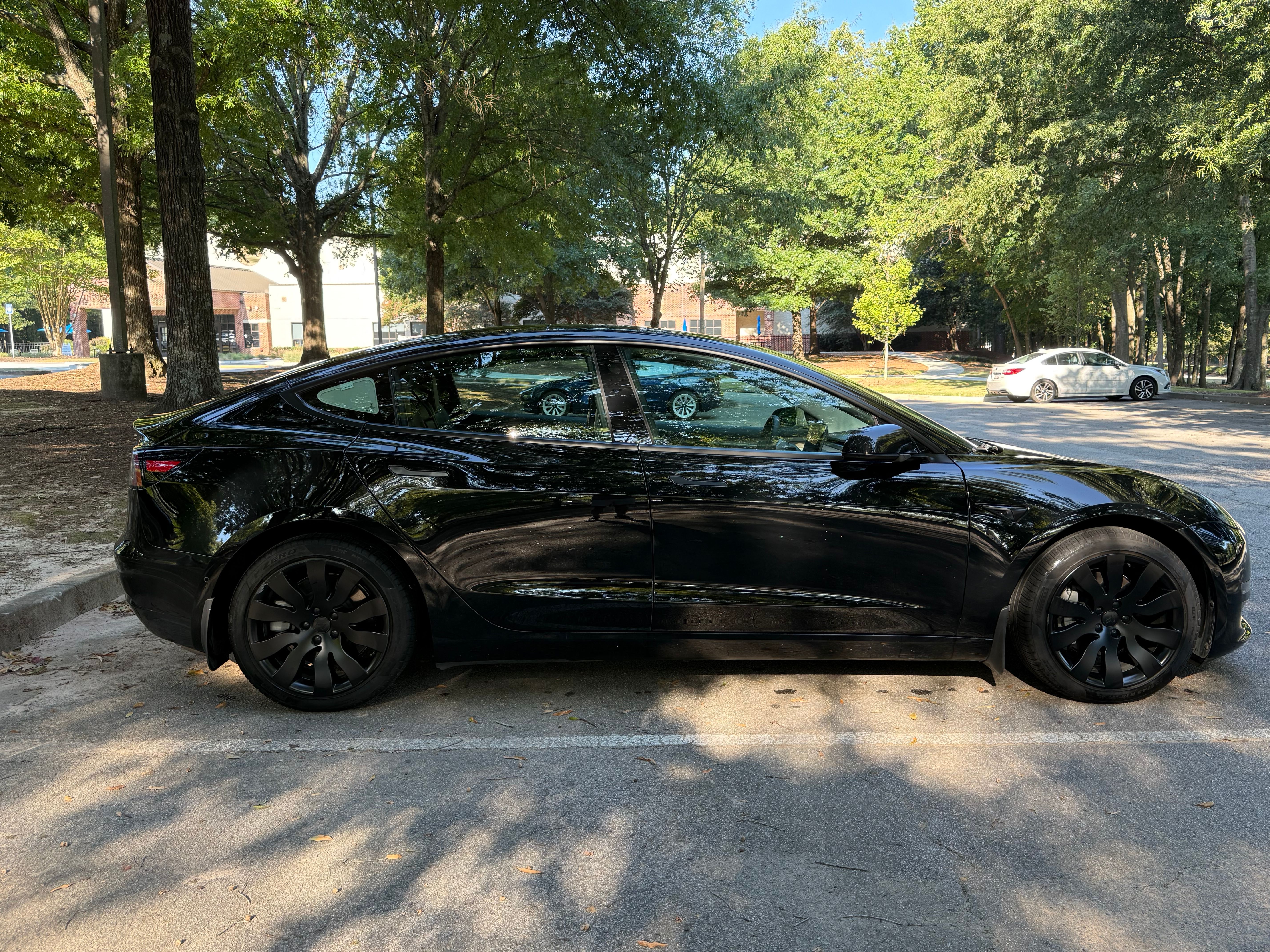 Used 2022 Tesla Model 3 Long Range AWD/4WD image 9