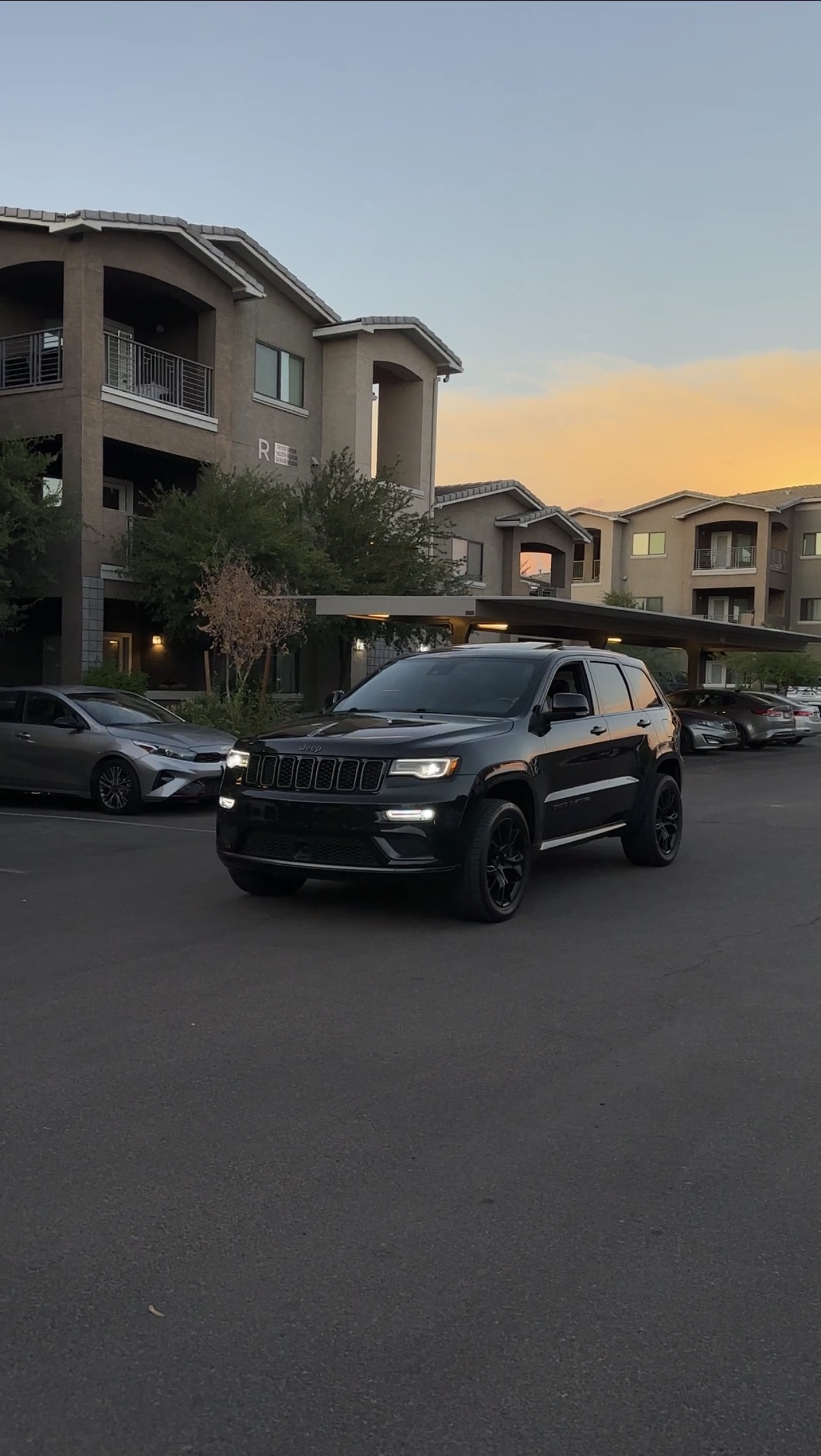 Used 2018 Jeep Grand Cherokee High Altitude AWD/4WD image 1