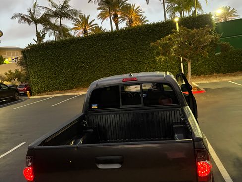 Used 2013 Toyota Tacoma PreRunner image 14